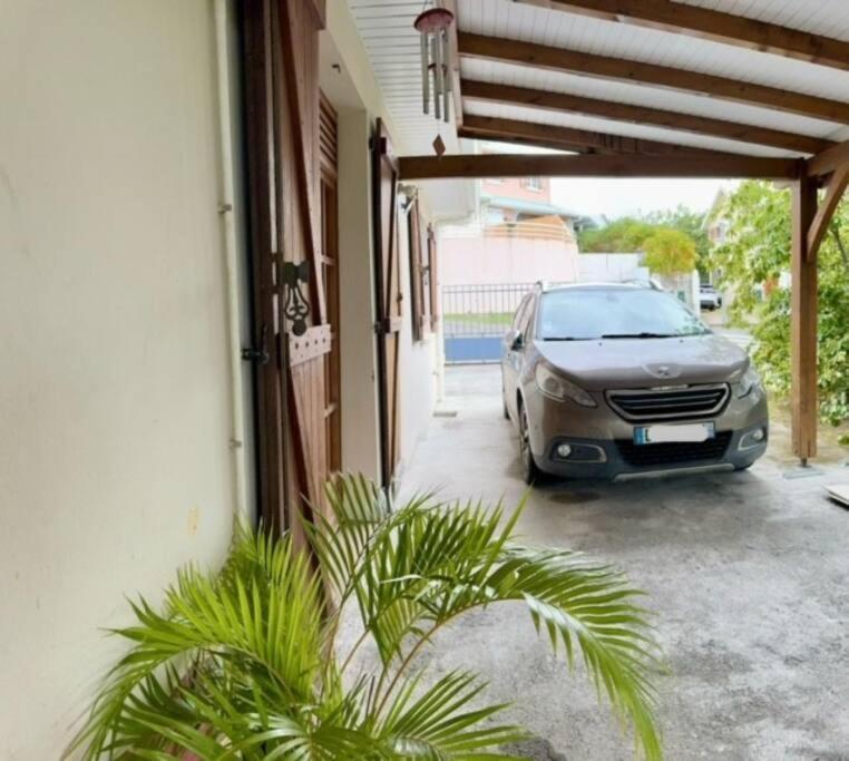 Ti Sucrier Jaune - Douceur Caraibe Vue Mer Le Carbet Extérieur photo